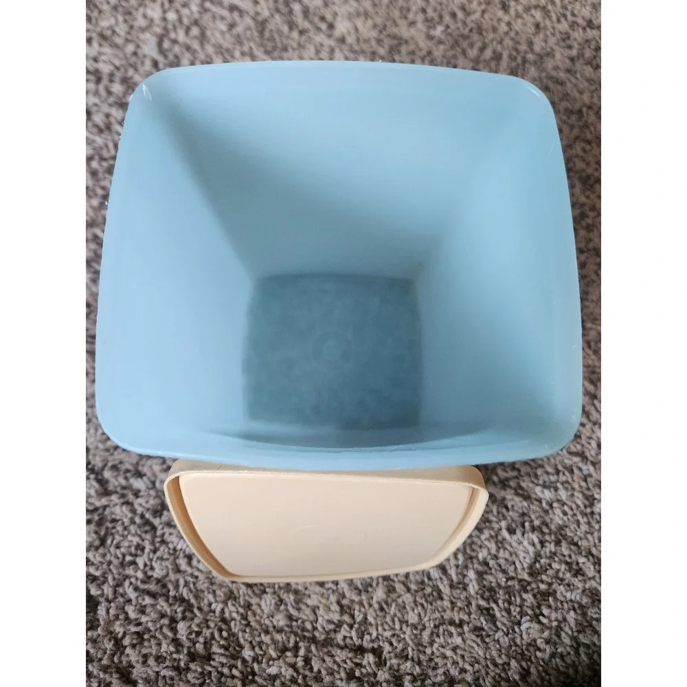 Vintage Tupperware Blue Servalier Canister with Tan Lid 811-11 Made in USA 7.5in